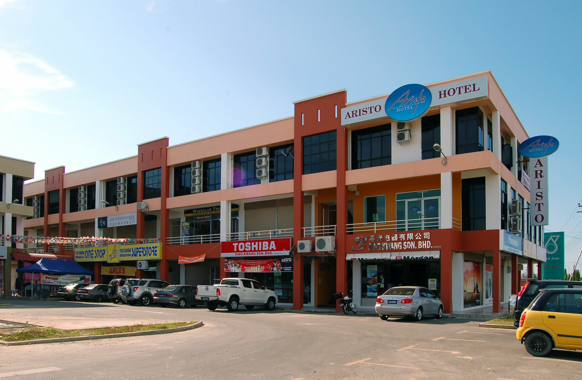 Aristo Hotel Putatan Kota Kinabalu Exterior photo